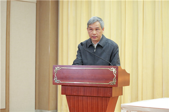 省发改委副主任潘乙凡在会上做交流发言