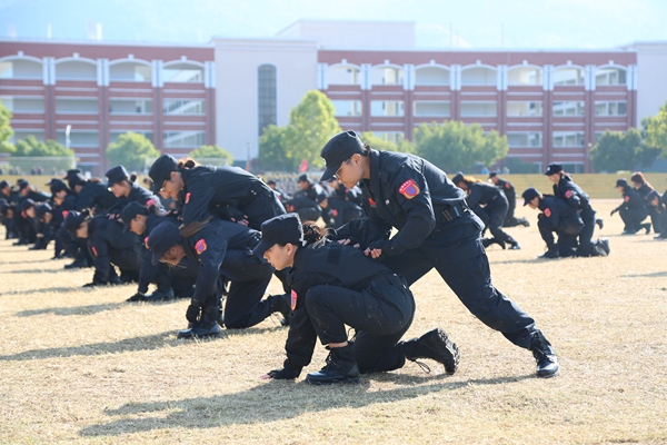 仰恩大学创新军训考核形式